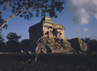Temple of the Seven Dolls at Dzibilchaltun - dzibilchaltun mayan ruins,dzibilchaltun mayan temple,mayan temple pictures,mayan ruins photos